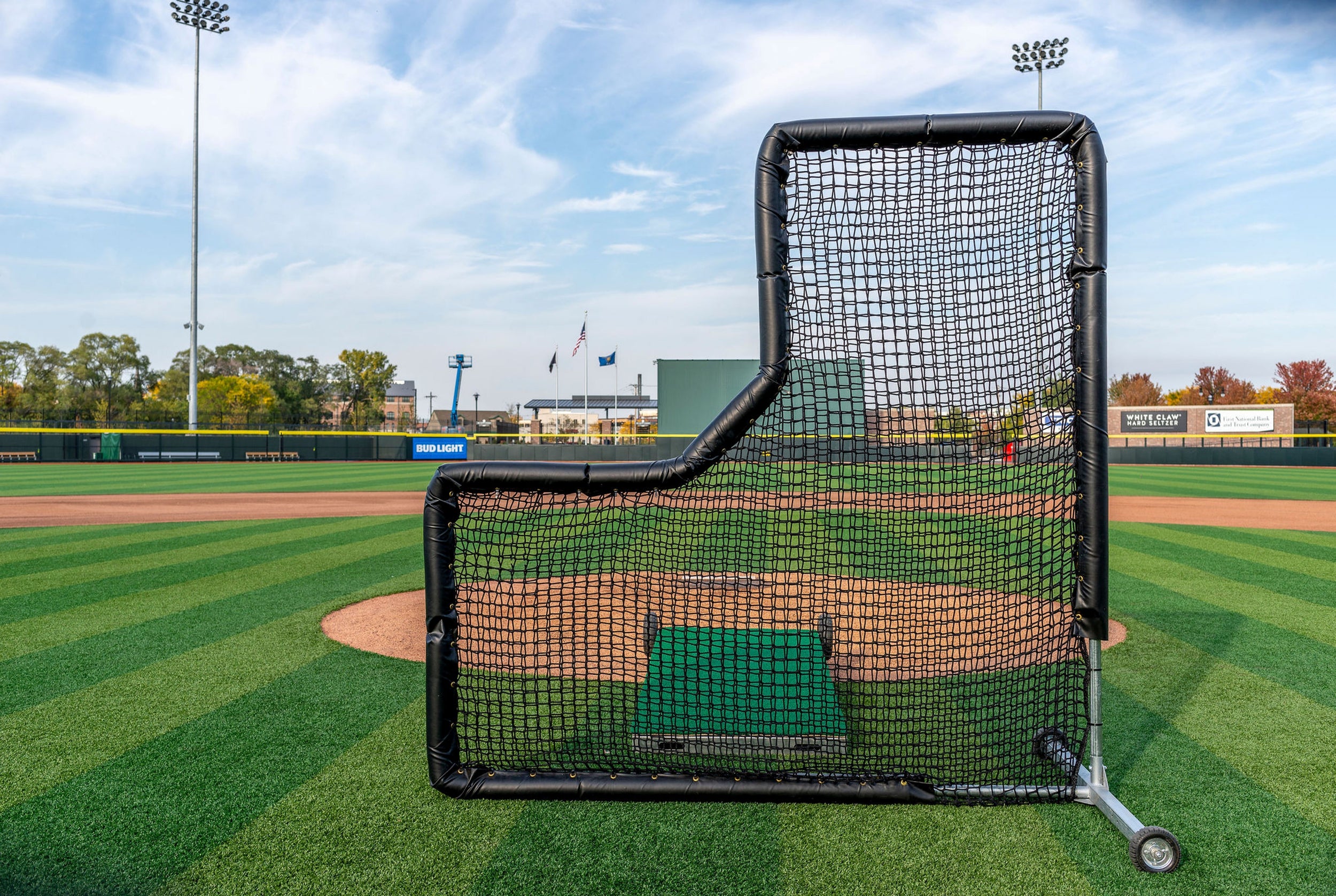 Beacon TuffScreen 8x8 L-Screen w/ Heavy Net & Padding